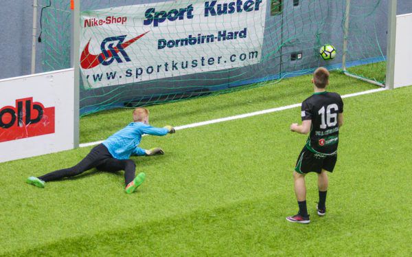 Der FC Lauterach (in Schwarz) steht im Finale. Hartinger