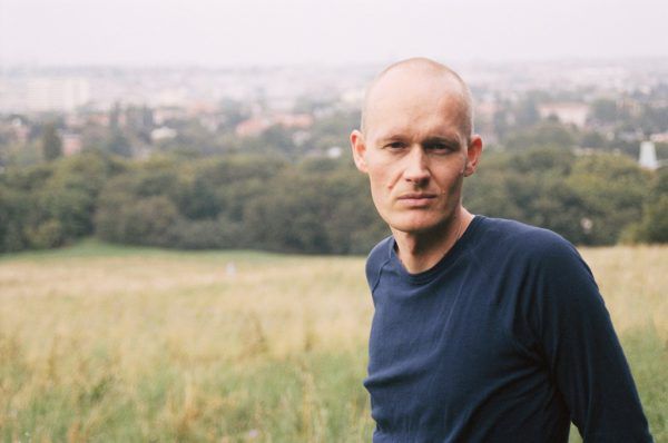 Der Schriftsteller Arno Geiger.Neue-Archiv (1)/Hanser (1)