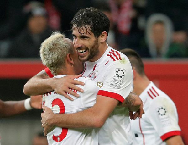 Javi Martinez jubelte über den Führungstreffer. Reuters