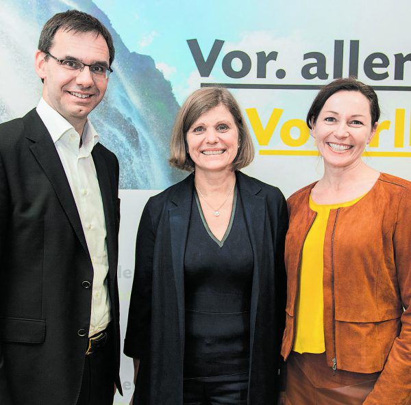 Landeshauptmann Markus Wallner mit den beiden designierten neuen Amtsträgerinnen Barbara Schöbi-Fink und Martina Rüscher (r.).  ÖVP Vorarlberg/Mauche