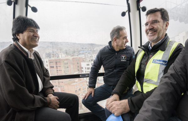 Mit dem bolivianischen Präsidenten Evo Morales (l.) auf Jungfernfahrt. Doppelmayr/anastasov