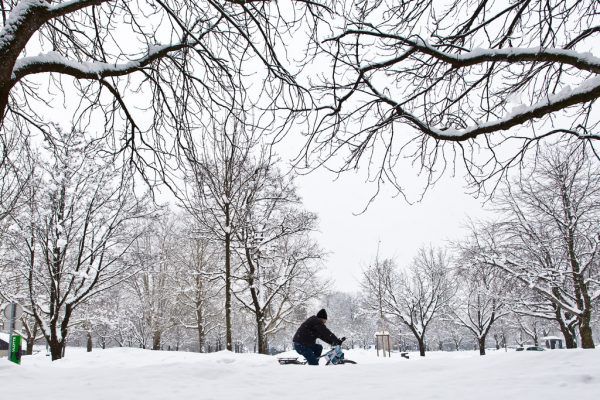 Auch Schnee hält die Bregenzer nicht vom Radfahren ab. Im Herbst soll ein neues Radwegekonzept beschlossen werden.  Philipp Steurer