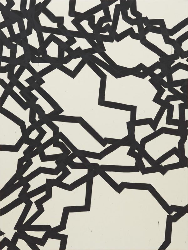 Der goldene Vorhang von Charlotte Moth, davor die Paneele von Dmitry Gutov. Kleines Bild: Auch „Derives 60“ (2015) von Latifa Echakhch ist Teil der Schau. Ines Agostinellei (1)/ Latifa Echakhch (1)