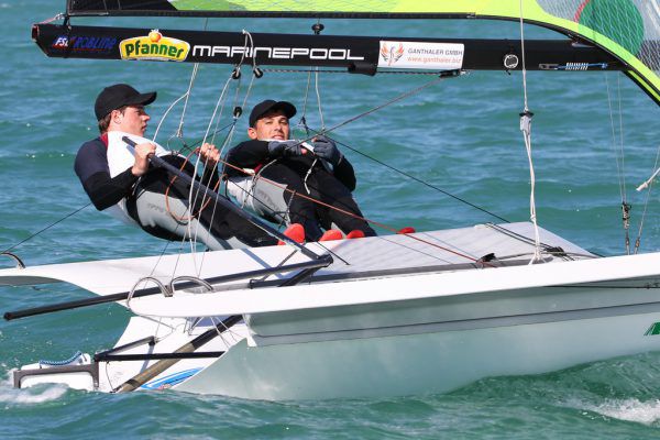 Die 49er-Segler Bildstein und Hussl trainieren vor Buenos Aires. GEPA