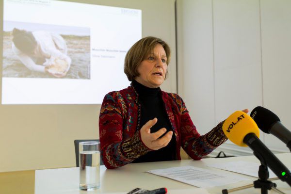 Die in Andelsbuch geborene Künstlerin Marianne Greber stellt ab November ihre Werke im Magazin 4 aus. Kleine Bilder: die Räumlichkeiten im Magazin 4 und Jutta Dieing bei der Programmpräsentation 2018. Marianne Greber (1)/ Christoph Skofic (1)/ roland paulitsch (1)