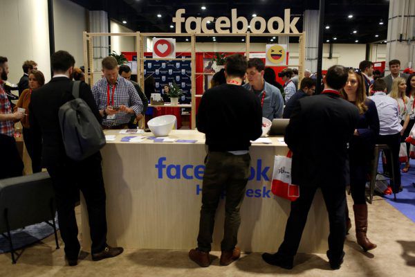 Ein Eindruck vom Facebook-Stand auf der Versammlung.  Reuters
