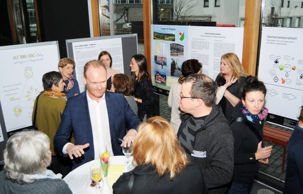 Gespräche bei der Tagung in Dornbirn.