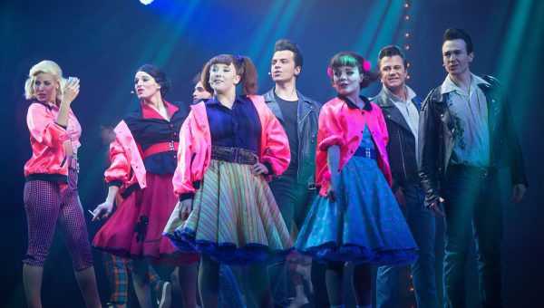 Tanzeinlagen und fetzige Musik in „Grease“. Daniel Ongaretto-Furxer