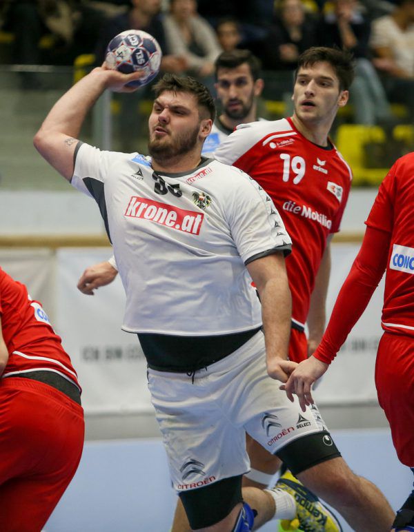 Tobias Wagner (links) und Thomas Kandolf (unten) könnten schon bald in Vorarlberg spielen. Ivan Horvat (oben) heuerte bei Hard an und weilt bereits bei der Mannschaft. GEPA (2), Verein