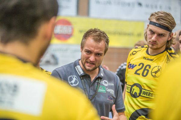 Trainer Jörg Lützelberger und seine Mannschaft unterliegen einem Drittligisten. Frederick Sams
