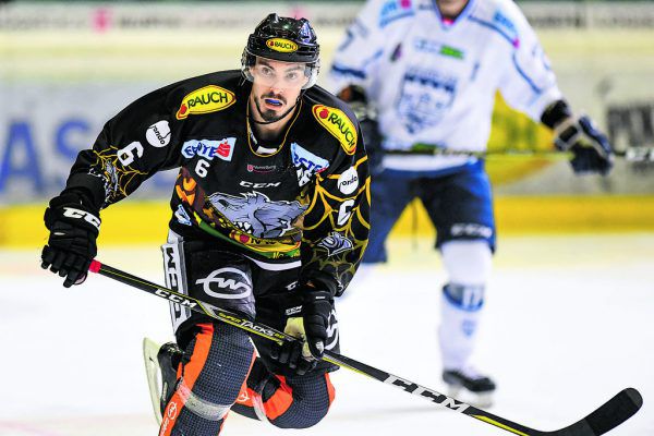 Verteidiger Sean McMonagle spielt im Sturm. GEPA/Lerch