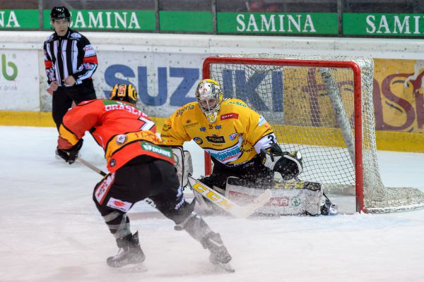 Die Feldkircher haben endlich das erste Play-off-Tor gegen Keeper Thomas Tragust erzielt. Stiplovsek