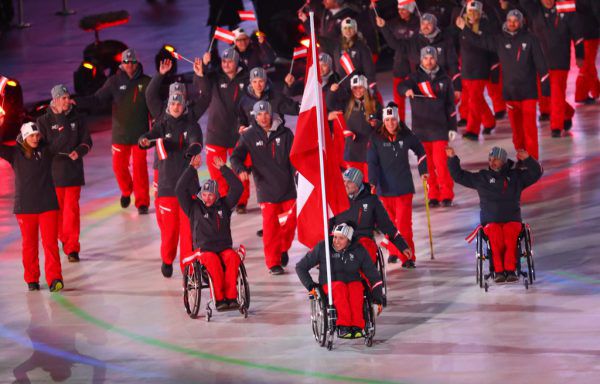 Die österreichische Delegation mit der Götznerin Heike Eder. Gepa