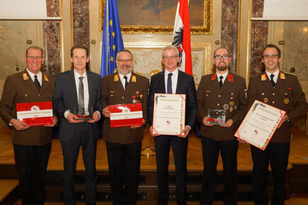 Die Vorarlberger Preisträger mit Landesfeuerwehrinspektor Hubert Vetter (l.). Franz Fink/LFV Stmk