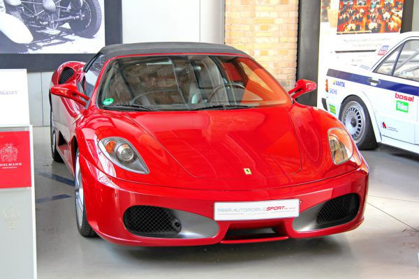 Ein Ferrari F430 Spider wurde vom Zoll beschlagnahmt. Symbolbild/Shutterstock