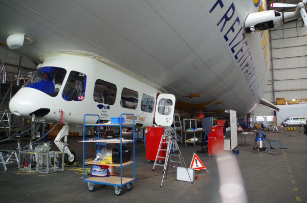 In der Werft werden die Luftschiffe überholt und „fit“ gemacht.