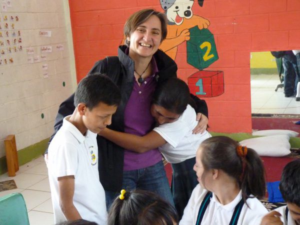 Marion Burger im Frauenhaus „Maria Amor“ in Ecuador. Caritas Vorarlberg