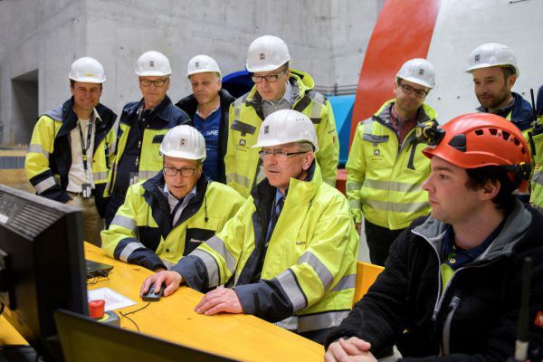 Die erste Inbetriebnahme der Turbine.  illwerke vkw
