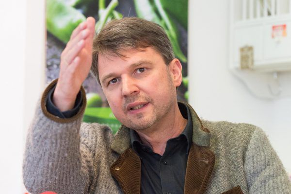 Ohne rechtliche Sanierung wären die Lichter im Stadion ausgegangen, sagt Bürgermeister Fischer. Stiplovsek (2)