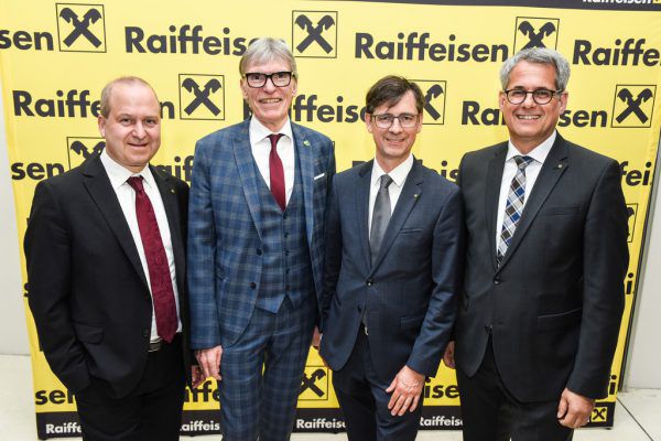 V.l.: Jürgen Kessler, Wilfried Hopfner, Michael Alge und Richard Erne (Vorstand Raiffeisenbank Feldkirch). RLBV