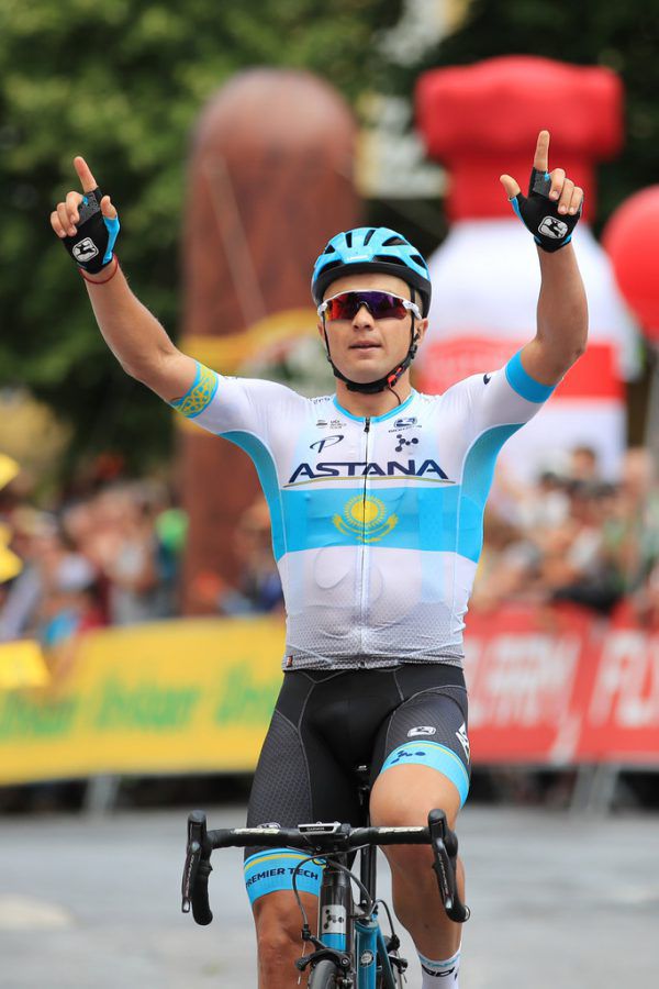 Alexej Luzenko jubelte nach seinem Sprintsieg in Wenigzell. Im Vorjahr entschied der Ukrainer eine Etappe der Vuelta für sich. Gepa