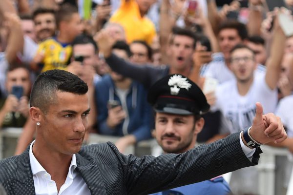 Cristiano Ronaldo hat in Turin eine neue Heimat gefunden. Der Portugiese wurde von den Tifosi begeistert empfangen. APA