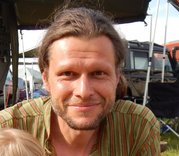 Der Bogensportprofi Fabian Simon hat im Pfeilbau und als Schütze seine Passion gefunden.