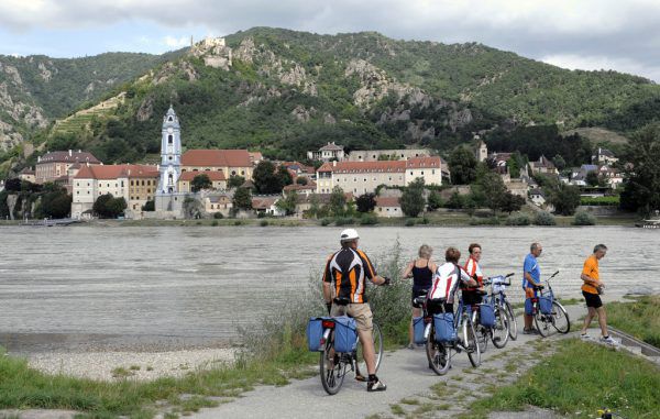 Die Verantwortlichen pochen auf Maßnahmen, um die Touristenströme besser zu lenken. AP Photo/Hans Punz