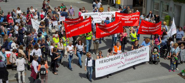 Im vergangenen Jahr demonstrierten die „Omas“ in Bregenz.Roland paulitsch