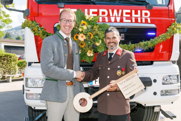 Landesrat Christoph Gantner war bei der Segnung des neuen Einsatzfahrzeuges dabei. VLk/Bernd Hofmeister
