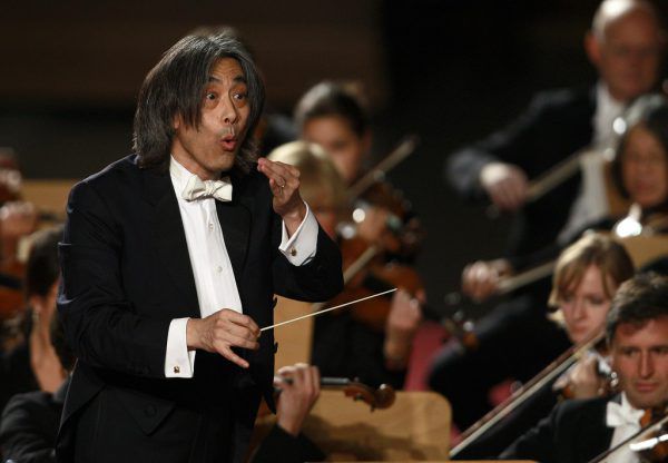 Nagano, wie er 2011 das Bayerische Staats­orches­ter dirigiert.Reuters (1)/Felix Broede (1)