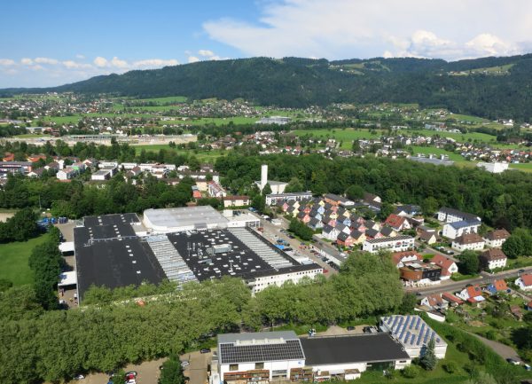 Auf dem 32.000 Quadratmeter großen Kunert-Grundstück im Lindauer Stadtteil Zech plant die Firma Rhomberg Bau auch Wohnungen.Rhomberg/Moosbrugger