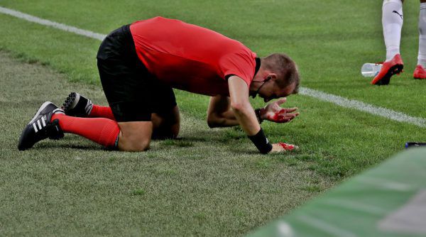 Der Becherwurf kann auch für Sturm Graz noch schmerzhaft werden. Gepa