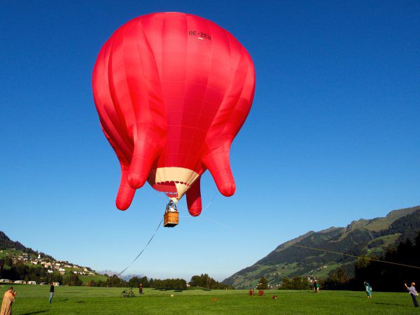 Der Euter-Ballon. Elmar Bertsch