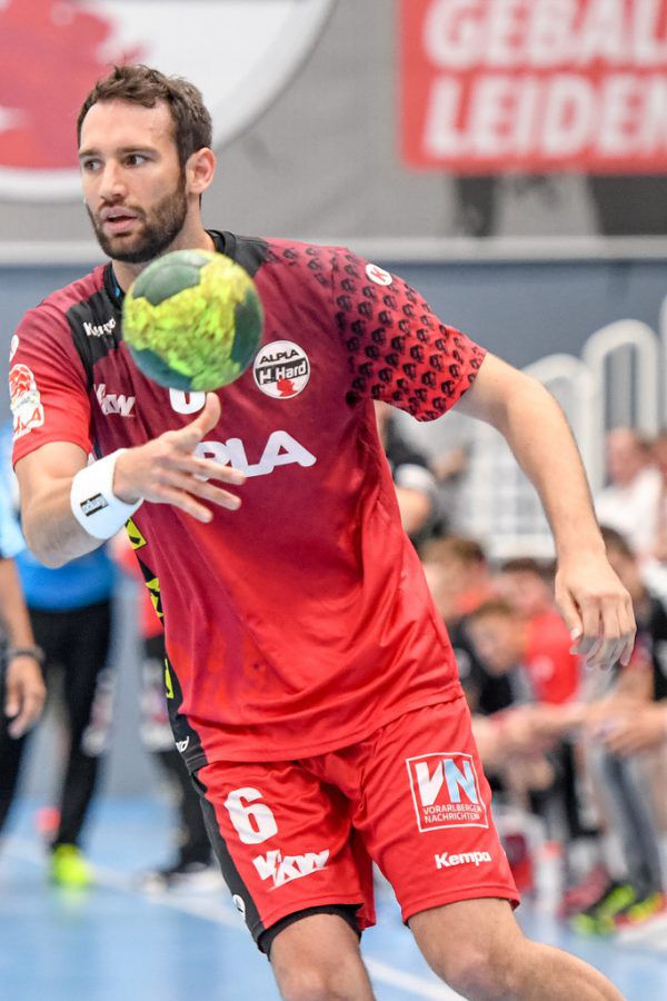 Dominik Schmid reist mit nach Wien, kann aber nicht spielen. GEPA