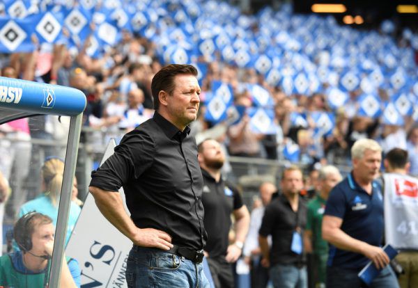 Hamburgs Neustart in der zweiten Liga ging völlig daneben. Die Hanseaten verloren gestern gegen Kiel 0:3.Reuters