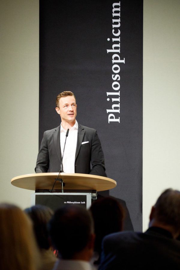 Das Philiosophicum Lech ist gestartet. Kleines Bild oben: Kulturminister Gernot Blümel bei seiner Rede. Florian lechner (2)