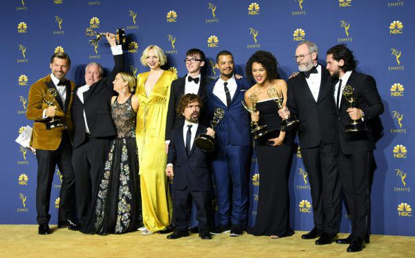 Gewinner-Gruppenfoto bei den Emmy Awards. APA/AFP
