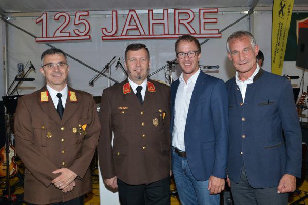 Landesrat Christian Gantner (r.) gratulierte zum Jubiläum.  VLK/Serra