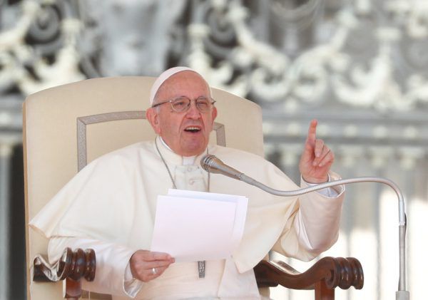 Papst zeigte sich besorgt wegen hoher Selbstmordrate bei Jugendlichen. Reuters/Max Rossi