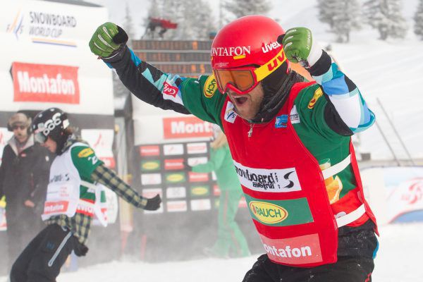 Schairer beim Jubel über seinen Sieg im Montafon im Dezember 2013. Philipp Steurer