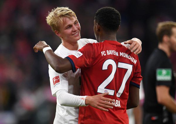 Selbst David Alaba (r.) freute sich mit seinem Ex-Teamkollegen Felix Götze (l.).  Reuters