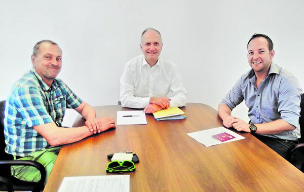 Udo Waibel (r.) wurde mit 1. August Geschäftsführer der Tectum Spenglerei und Bauwerksabdichtung. Tectum