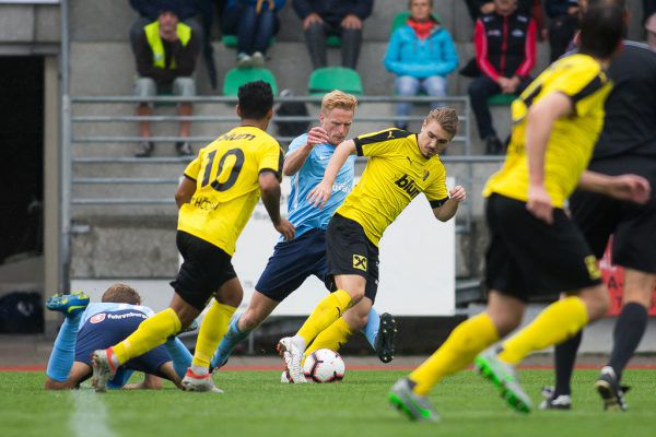 Viele Zweikämpfe dominierten das Rheindelta-Derby. Philipp Steurer