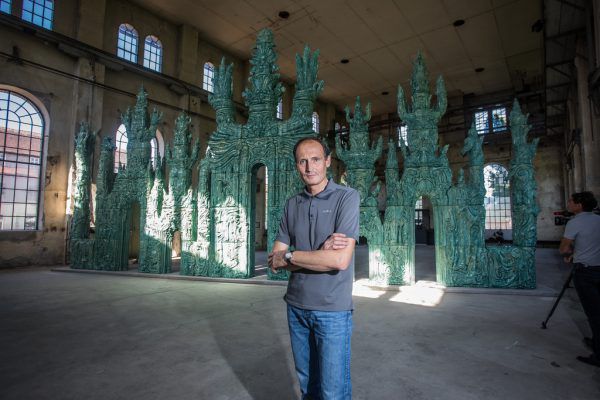 Zwei Jahre lang hat Elmar Trenkwalder an der Skulptur, die nun im Kunstraum Dornbirn zu sehen ist, gearbeitet. Philipp Steurer