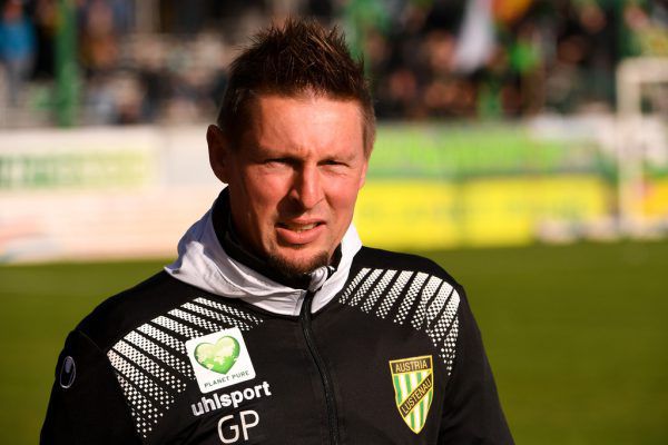 Auch bei Gernot Plassnegger (oben) war die Enttäuschung nach dem Gegentreffer groß. Gepa/Lerch