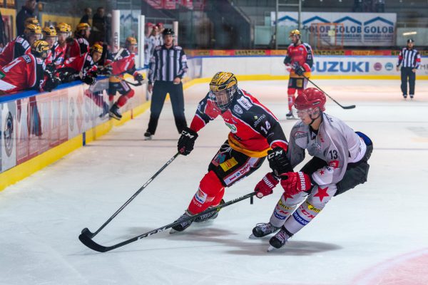 Das erste Duell zwischen Feldkirch und Jesenice endete 2:1.Stiplovsek
