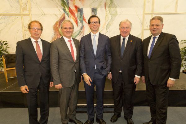 Fünf der sieben Redner: Florian Kasseroler, Harald Sonderegger, Alexander Winterstein, Karl-Heinz Lambertz und Andrä Rupprecht (v.l.). VLK/Dietmar Mathis