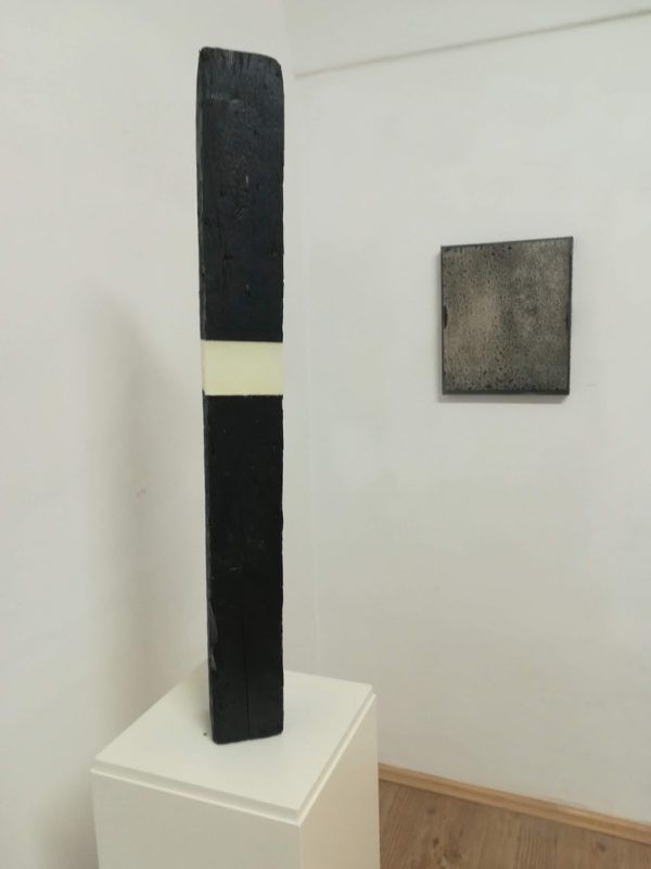 Georg Peithner Lichtenfels in seiner Wiener Galerie. Zu sehen sind Werke von Norbert Pümpel.Wolfgang Ölz (2)