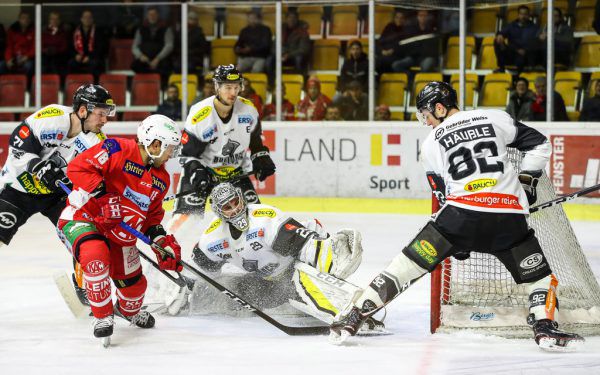 Letztlich konnten die Bulldogs die Rotjacken nicht bändigen. GEPA